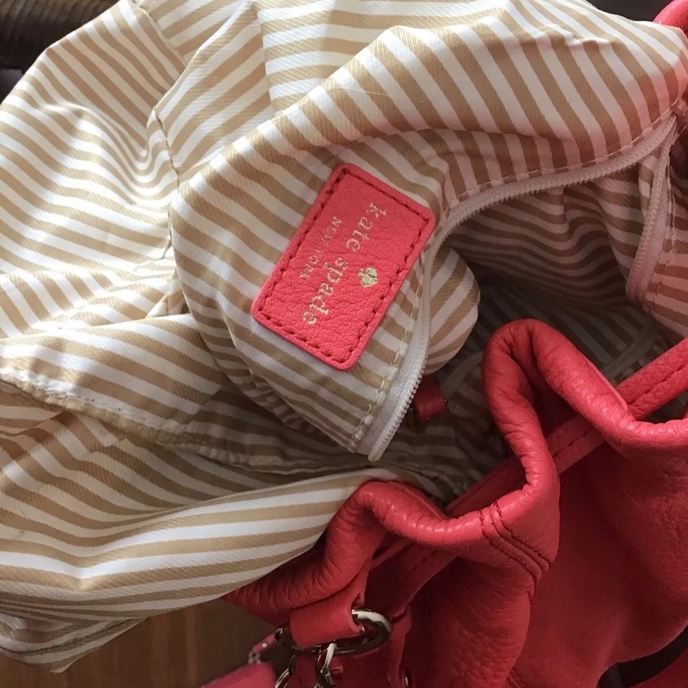 KATE SPADE Drawstring Coral color Pebbled Leather Bucket Bag wallet - Picture 5 of 10